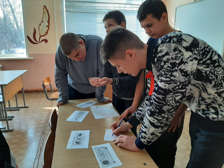 Квест-игра "Юные защитники Отечества".